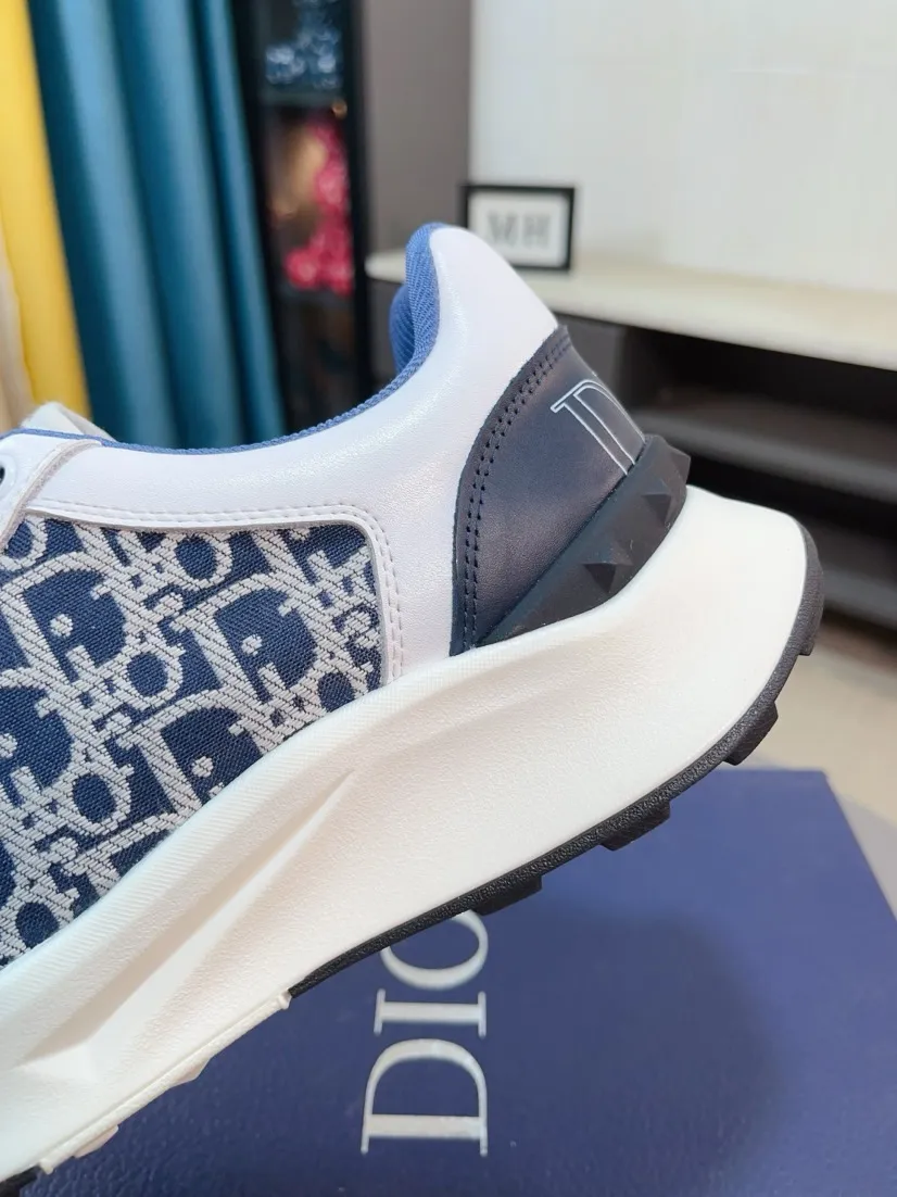 Men's men's shoes 💰438🌹🌹【Dior】Best-selling official website world premiere🔝High-end men's shoes brand official website latest series: The upper is made of imported cowhide with specially designed fabrics➕Mesh breathable lining. Make walking more convenient and comfortable! Compared with the official quality, Midea’s 1:1 replica. Create a fashionable personality to set off your uniqueness! A must-have for trendy men! Classic style. Men's sizes: 38-44.